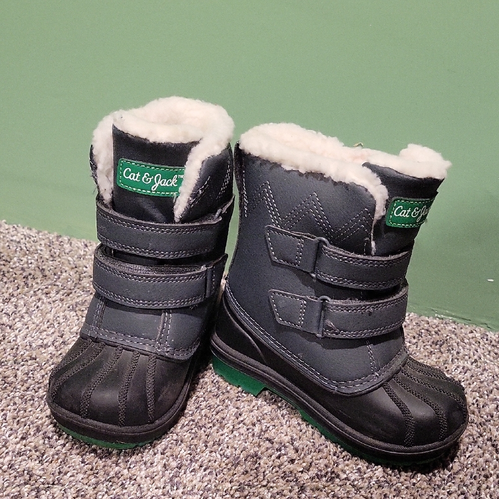 Cat & Jack Dark Gray Winter Boots with Green Trim